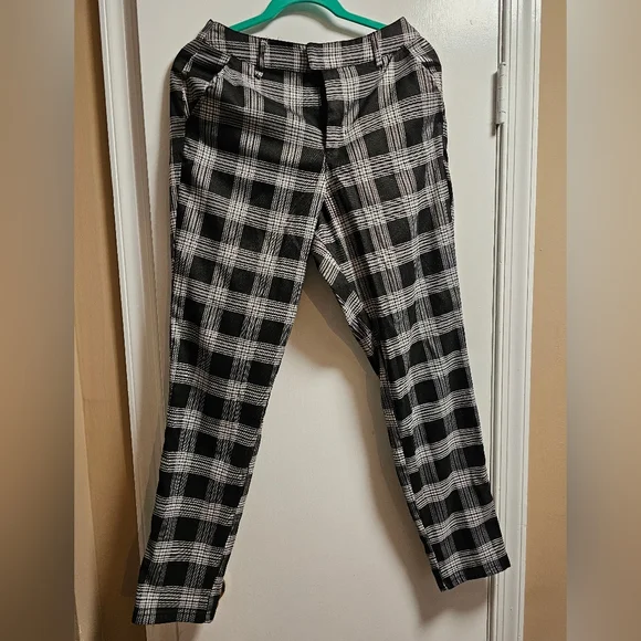 Hot Topic Black & White Plaid Pants - Medium With Chain - Picture 3 of 6